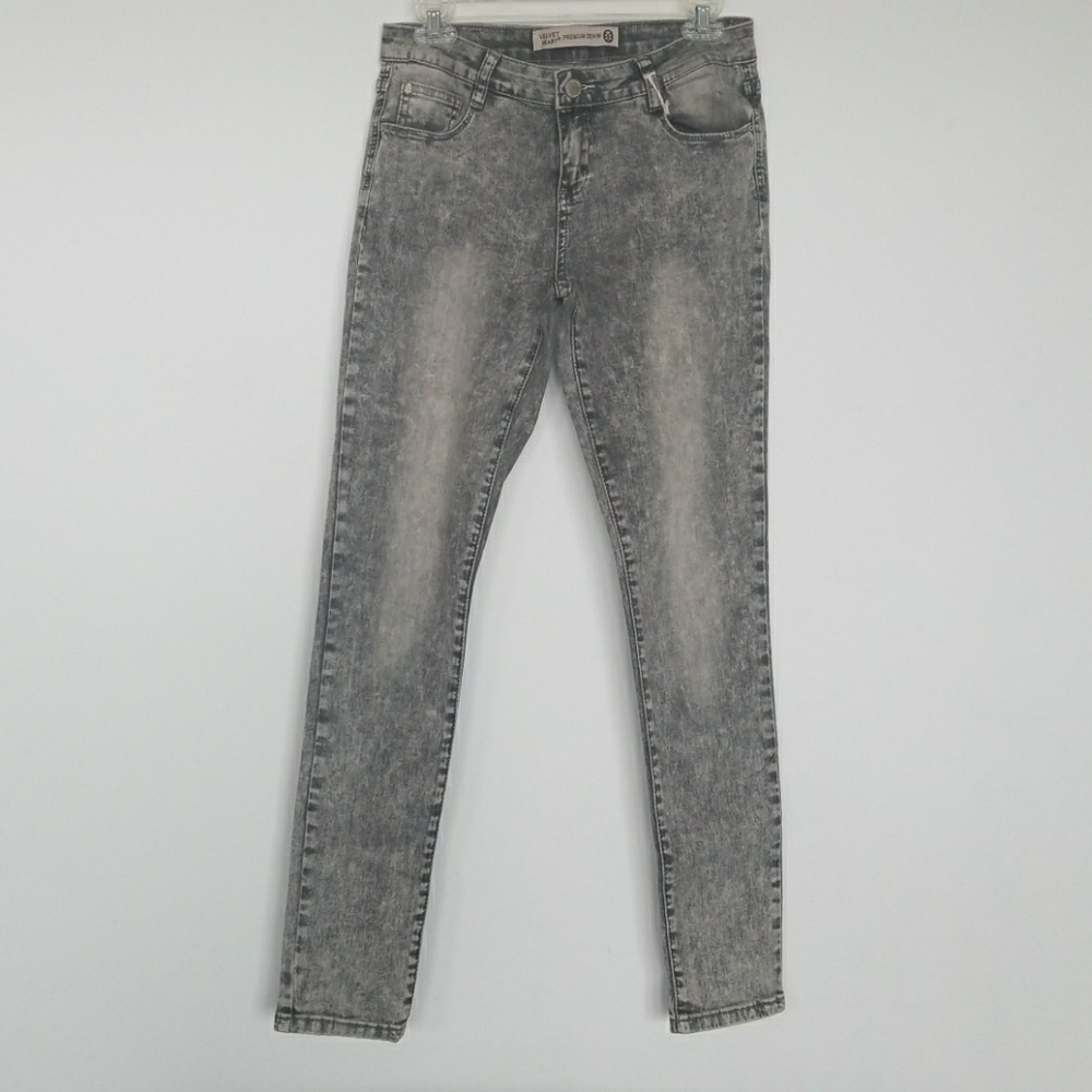 Skinny Straight Leg Jeans! NWT!